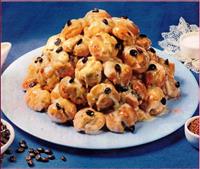 Anteprima di Bignè con crema al caffè e cioccolato